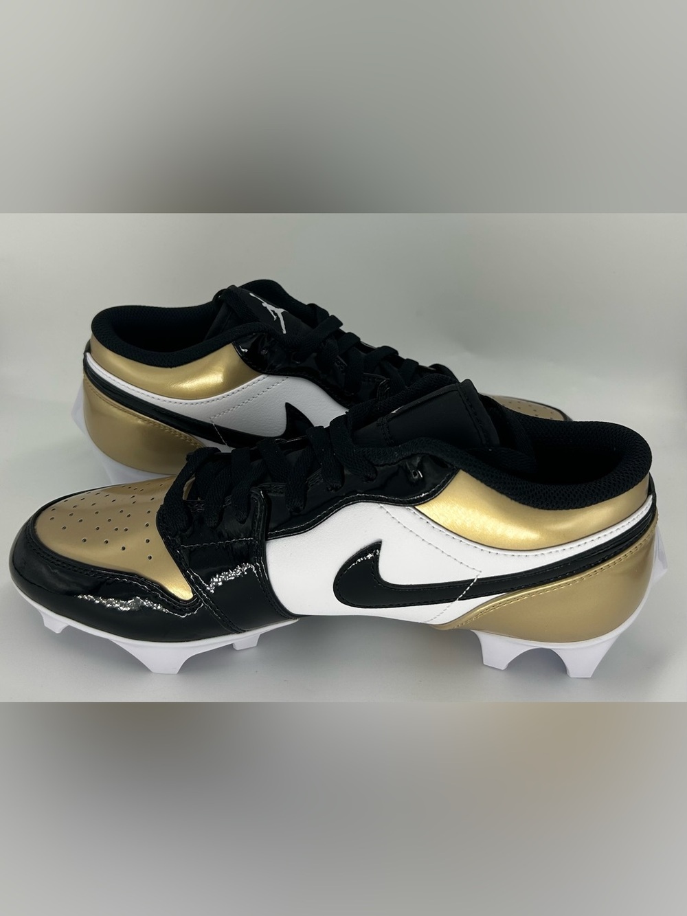 New Air Jordan 1 Low Size 8.5-9 Us Men’s Football Cleats Style FJ6245-701 - Picture 2 of 12